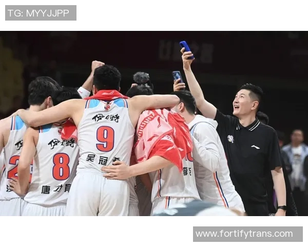 CBA吉林队与浙江队激战正酣比分胶着精彩瞬间回顾